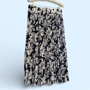 Classic Concepts Floral Pleated Midi Skirt Sz M Career Stretch Vtg!